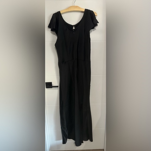 *NEW* Women’s The Occasion Flutter-Sleeve Keyhole Satin Maxi Dress - Size L - Picture 2 of 6